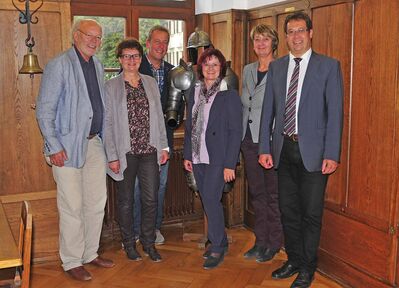 Dr. Horst Krömker, Elke Zahl, Ronald Reichenberg, Christa Naaß, Amely Weiß, Bürgermeister Uwe Sinn