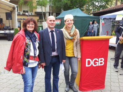 Christa Naaß zusammen mit Franz Spieß und Anette Pappler