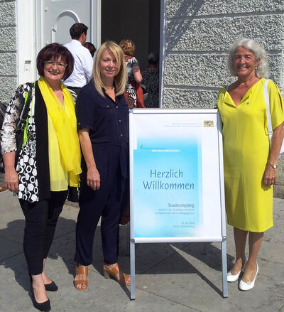 Christa Naaß, Frau Christina Eberlein-Pötzl, Frau Hildegund Rieger (v. li.)