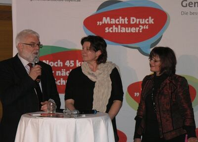 Christa Naaß (rechts) mit Bildungsexperte Martin Güll und Annette Voss