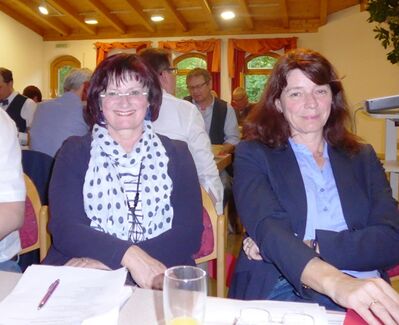 Christa Naaß mit der stv. Bezirksvorsitzenden Gaby Sehorz