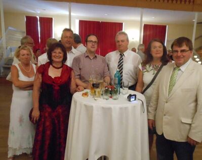 Christa Naaß, Bezirksrat Ronald Reichenberg, OB Florian Janik, Bürgermeister Klaus Meier und MdL Harry Scheuenstuhl