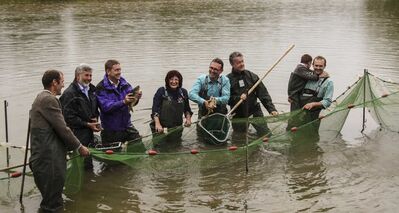 Jürgen Ströhlein, Kurt Unger, Landrat Ludwig, Christa Naaß, Herbert Lindörfer Patrick Ruh, Thomas mit Maximilian Sindel