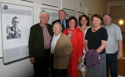 Bei der Ausstellungseröffnung