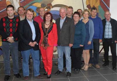 Christa Naaß mit dem Vorsitzenden der BFK-Landesverwaltungen Wolfgang Schmid und den Ländervertreterinnen und -vertreter