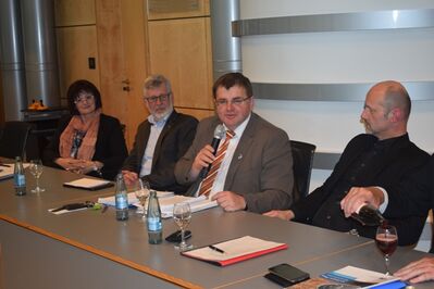 v. li.: Christa Naaß, Kurt Unger, MdL Hary Scheuenstuhl, Lutz Egerer